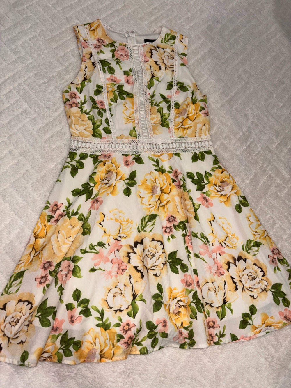 🌸 Disney Princess Belle Floral Yellow, Cream & Pink with Cut-Out Detail
